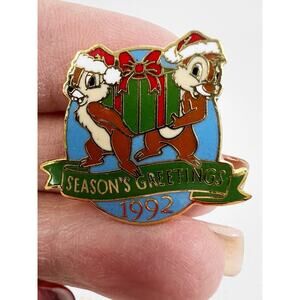 Chip & Dale Season's Greetings Santa Hats Christmas Disney Cast Member Pin 1992